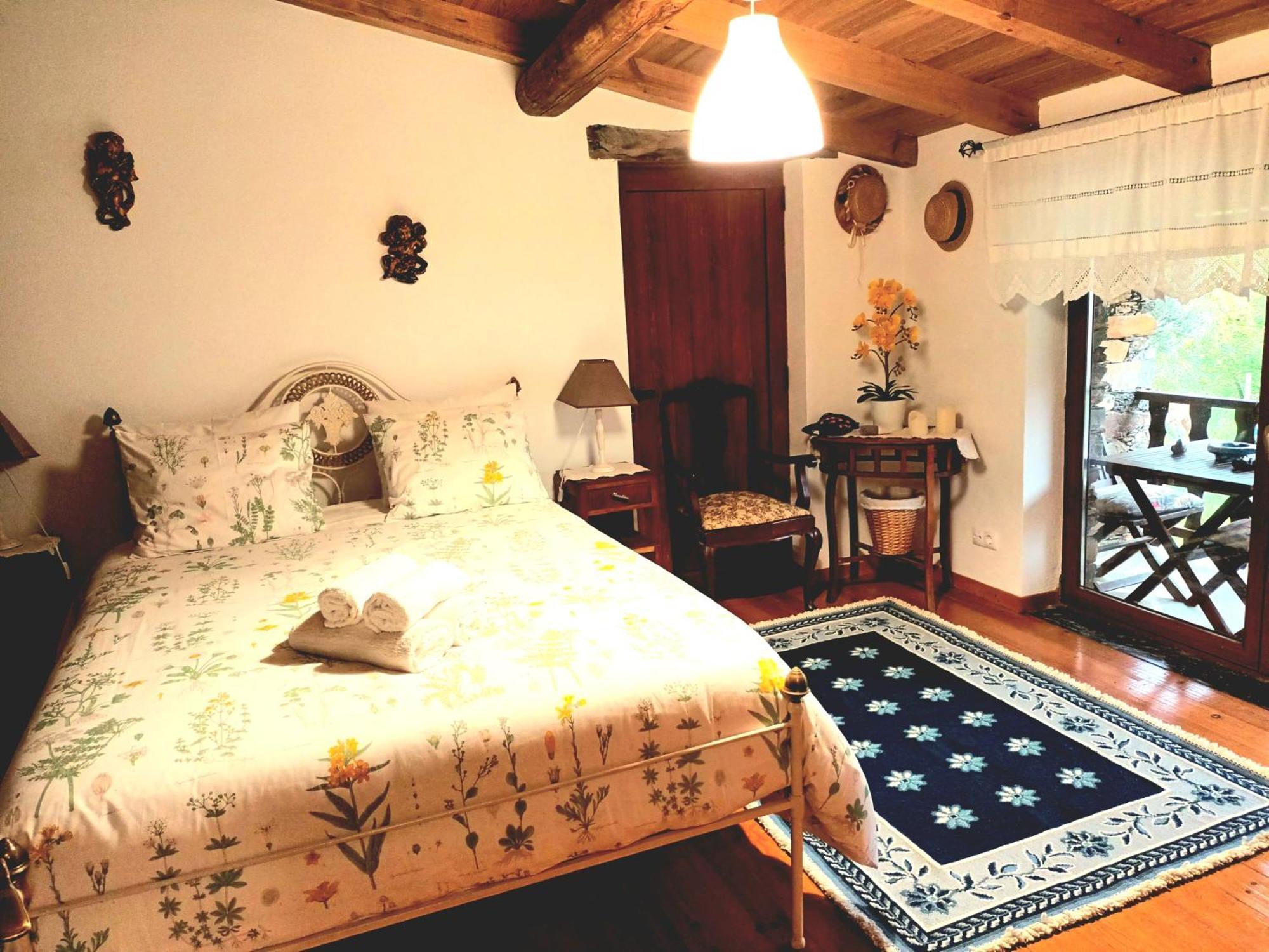 A Casa Da Natalia Guest House Cha de Alvares ภายนอก รูปภาพ