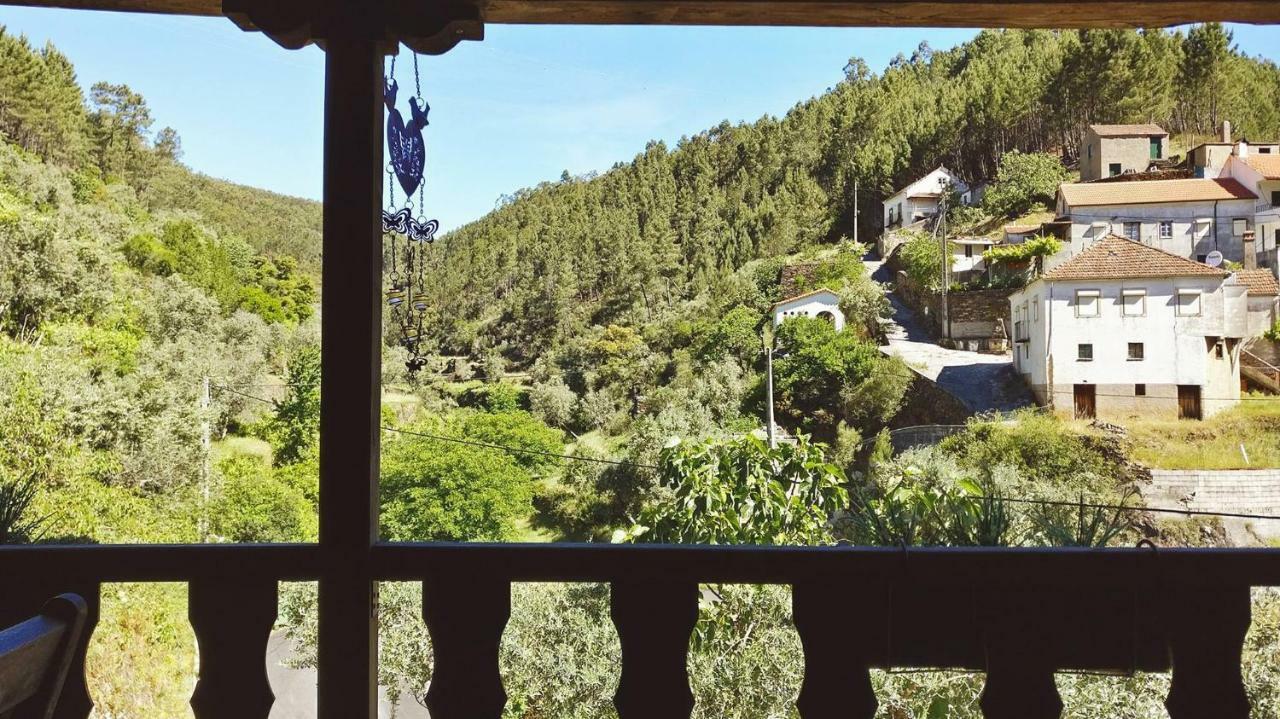 A Casa Da Natalia Guest House Cha de Alvares ภายนอก รูปภาพ